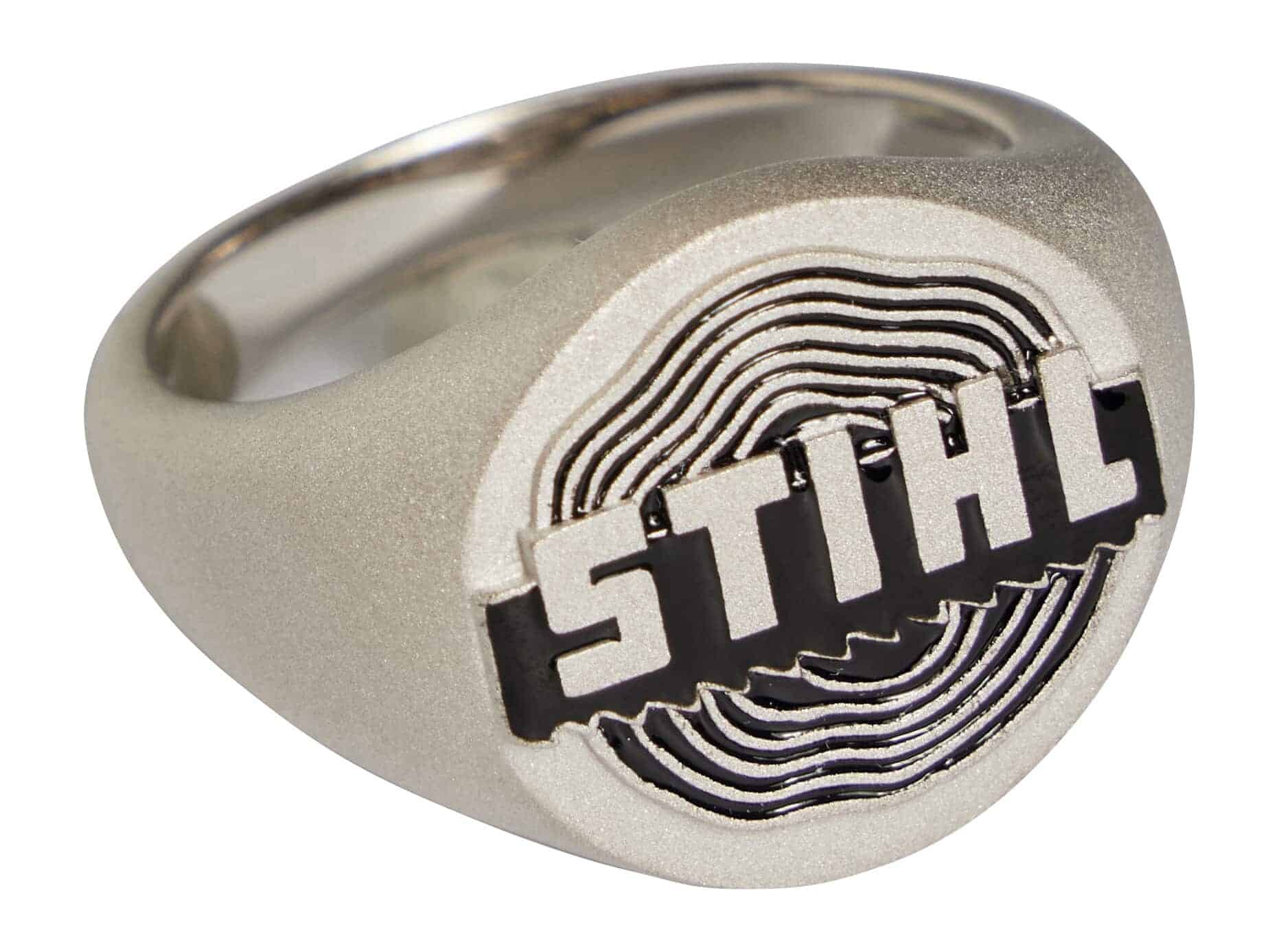 95701_Signet-Ring-Heritage_HQ_P_2022-08_0001_Global STIHL Siegelring HERITAGE 68 – Bild 1